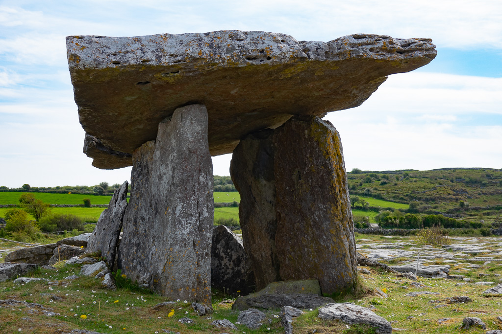 Tomb dating to between 4200 andd 2900 BCE