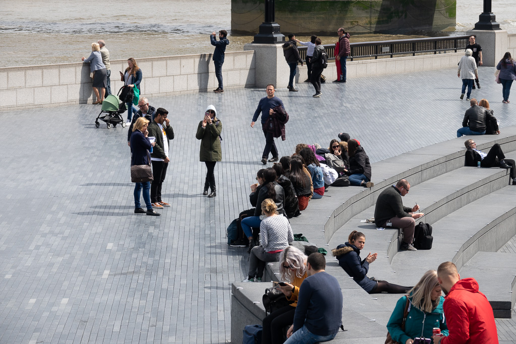 Afternnon by the Thames