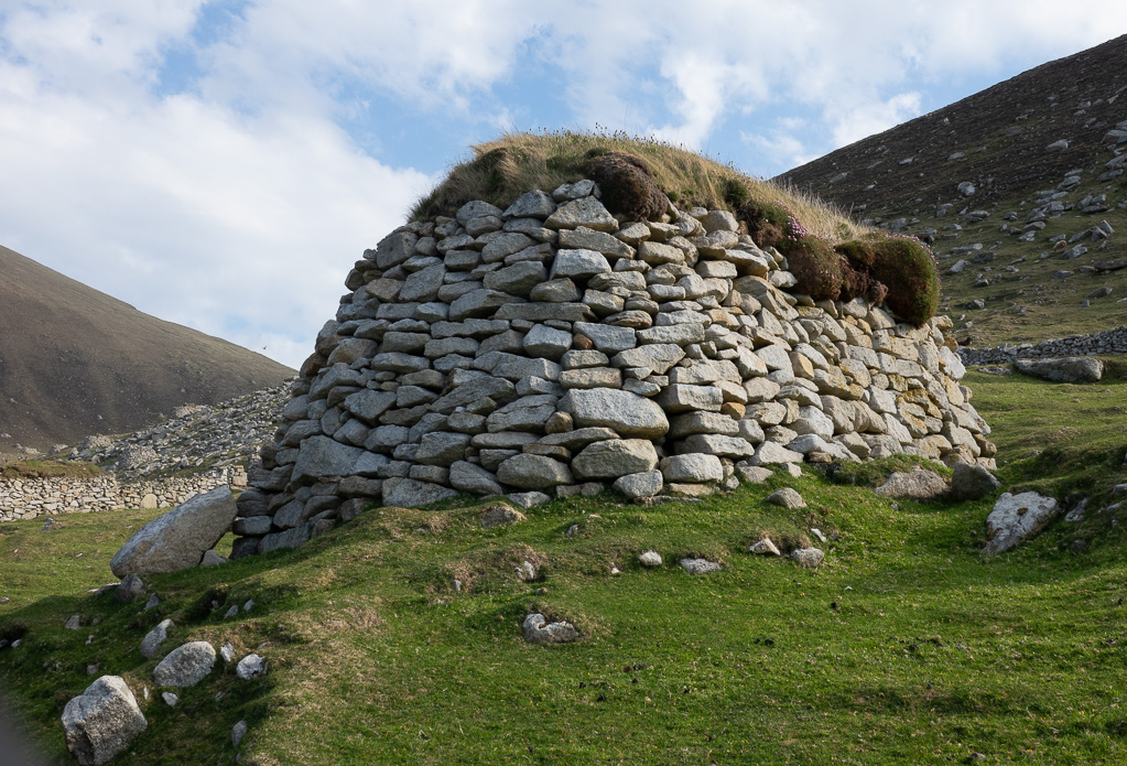 Ancient stone storage house (Cleit)4