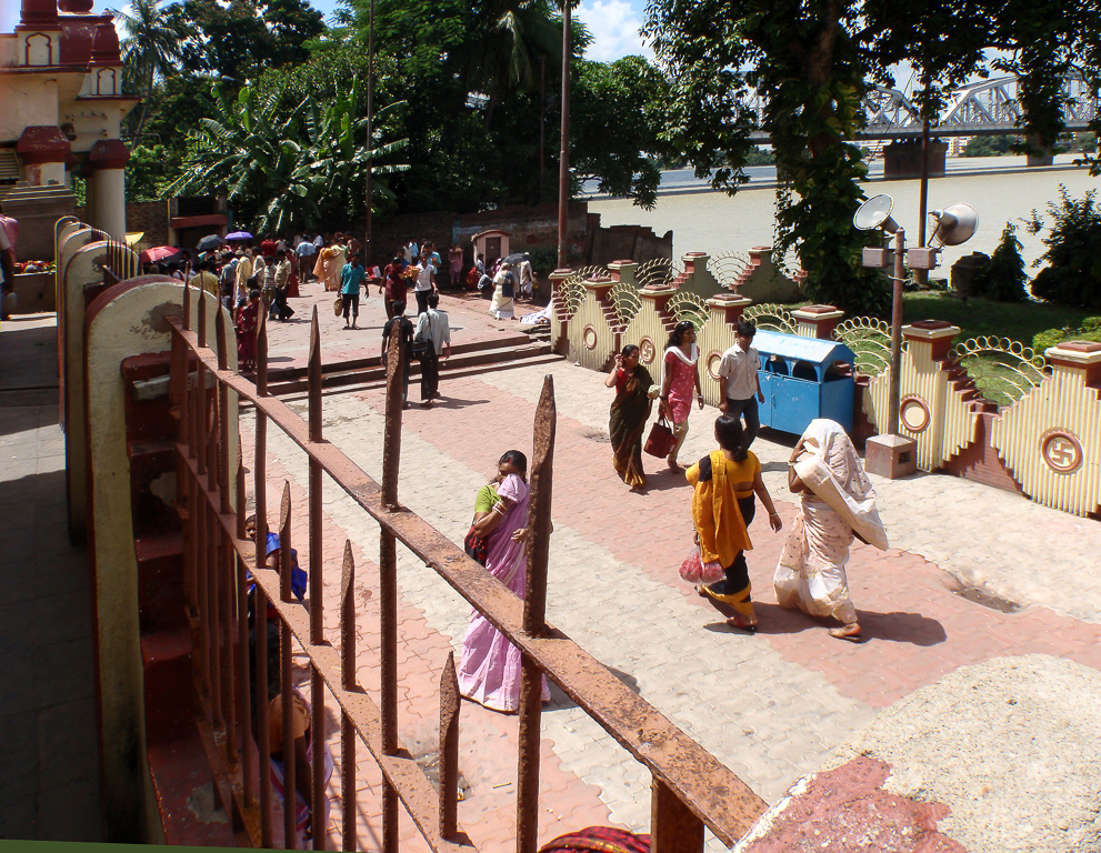 Walk along the Hooghly river (Ganges) at the Dakskhineswar Kali Temple, India